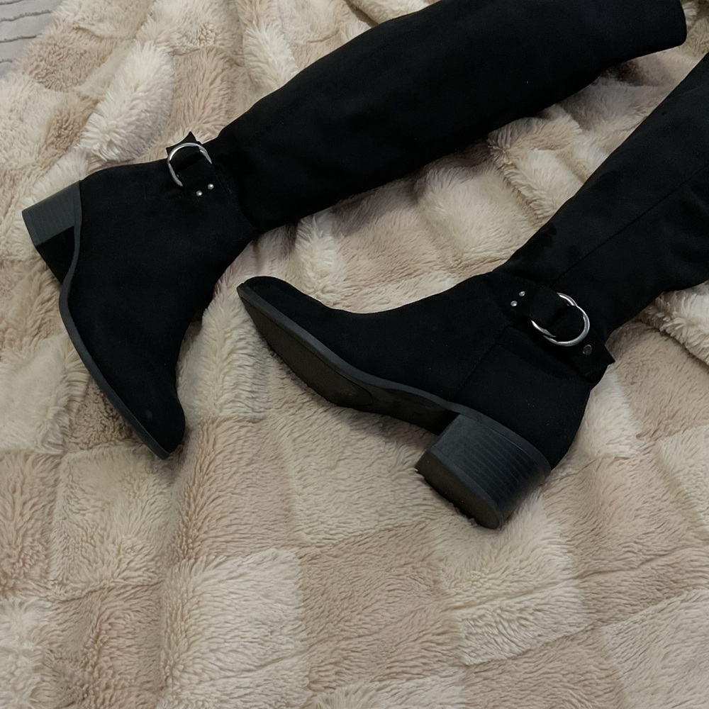 Unisa Black Heeled Boots with Suede Finish